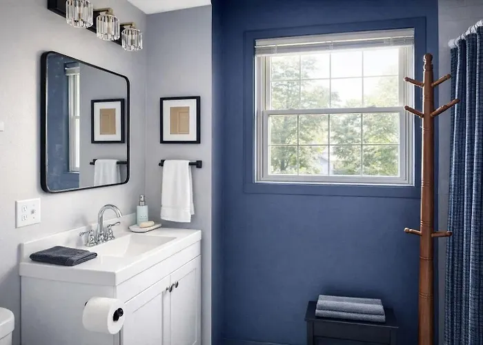 Spacious 7-bedroom In * Evanston