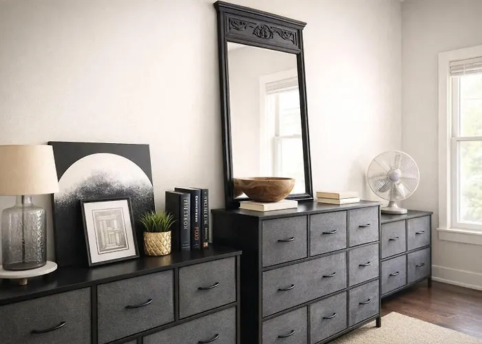 Spacious 7-bedroom In * Evanston