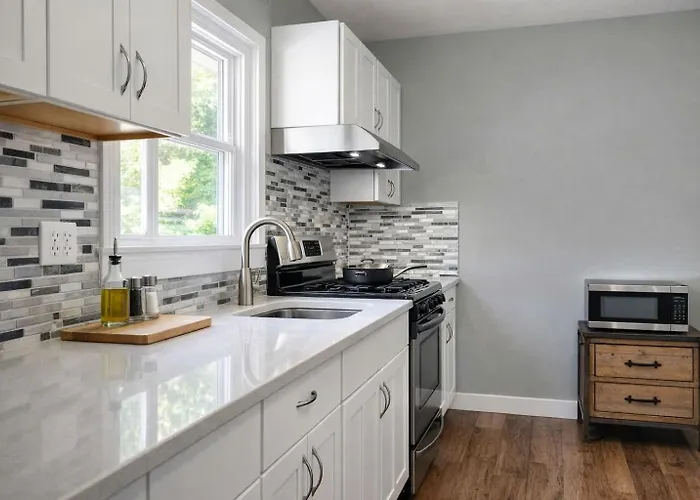 Spacious 7-bedroom In Casa vacanze Evanston